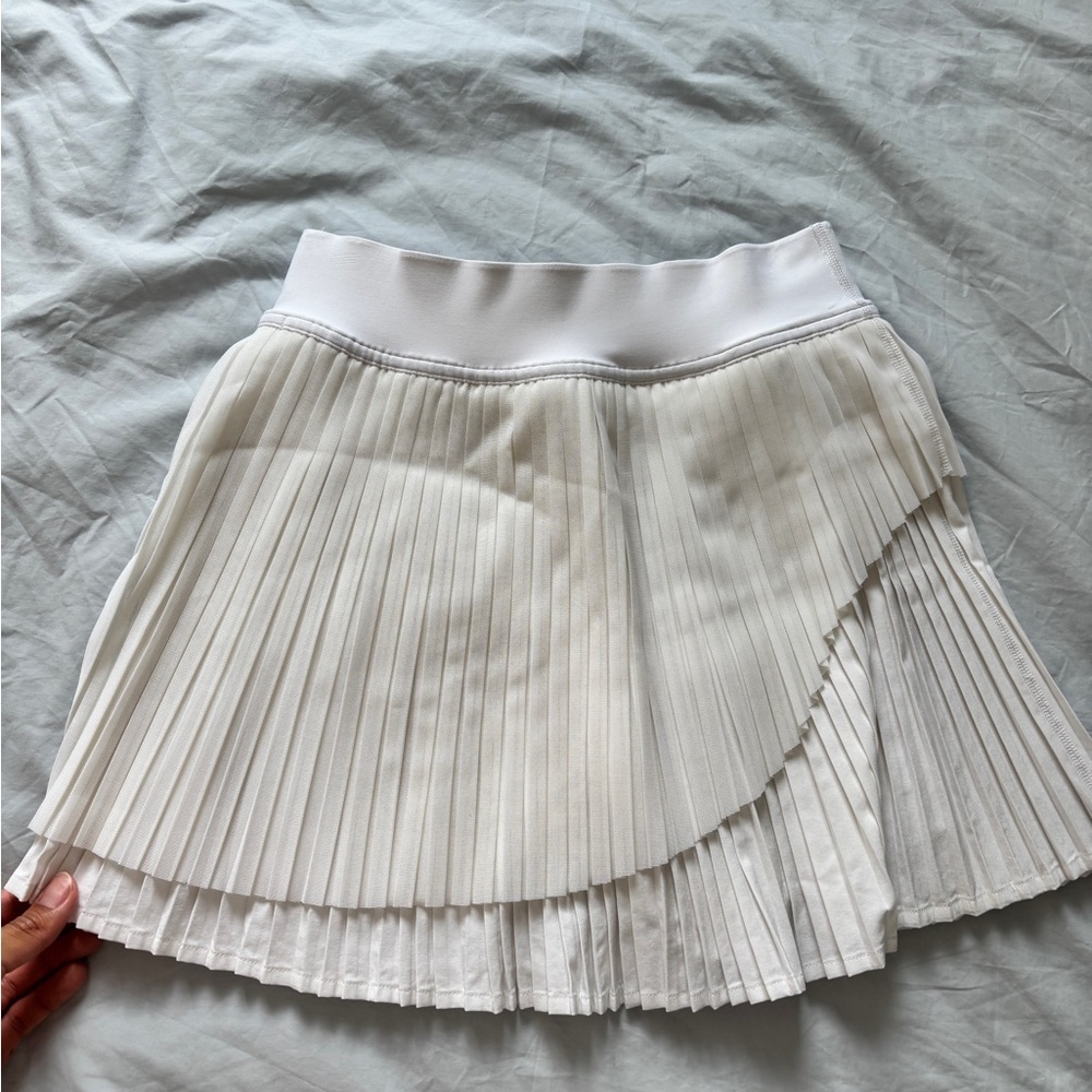 LULULEMON Tiered Pleats HR Tennis Skirt WHITE,
2 Chic White Layered Mini Skirt - Picture 7 of 8